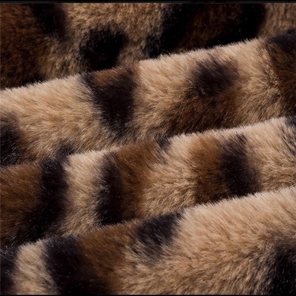 Plush Leopard Faux Fur Coat - Picture 6 of 8